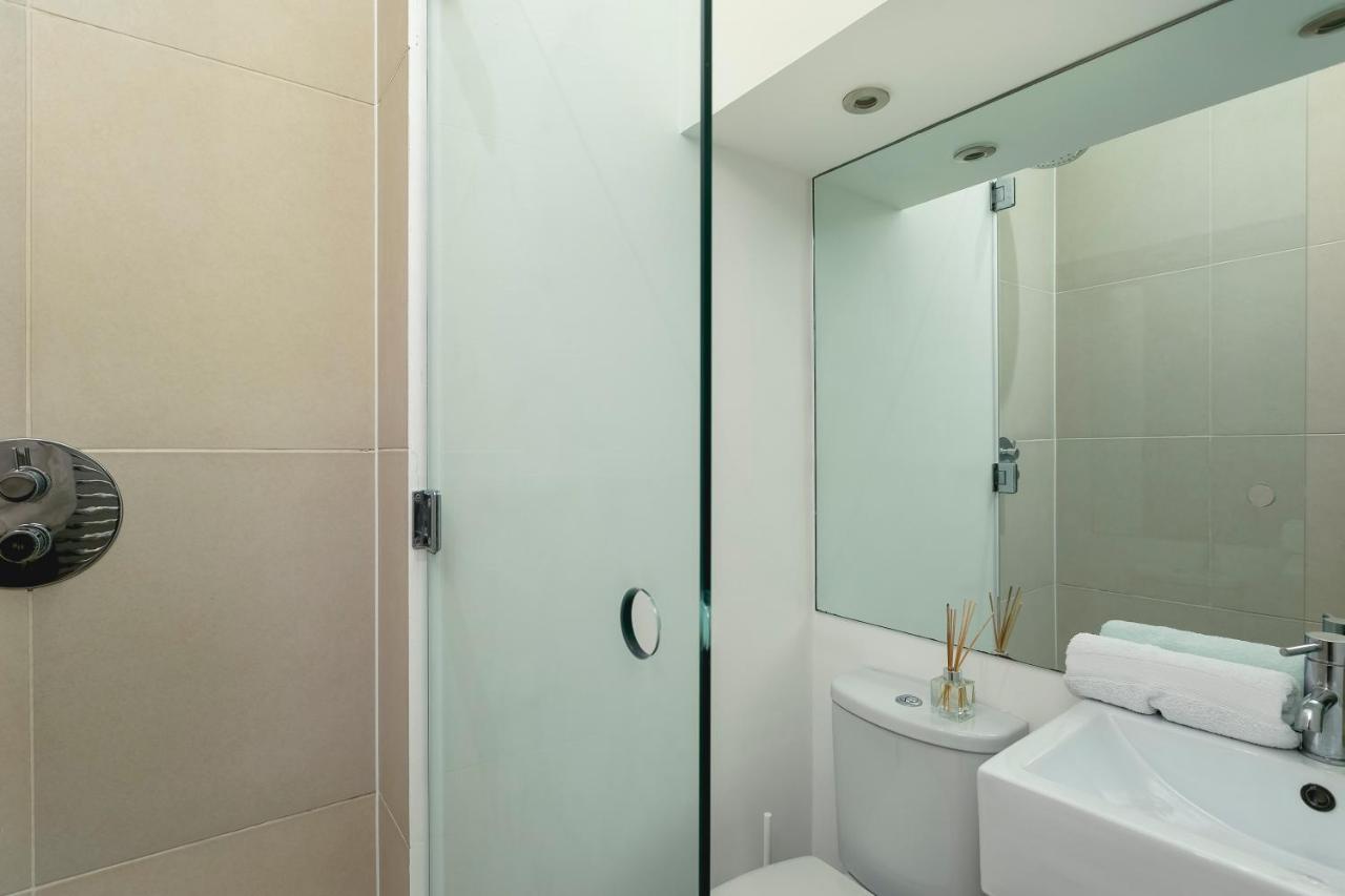 Marine Parade Sea View 2-Bedroom Apartment 布赖顿 外观 照片